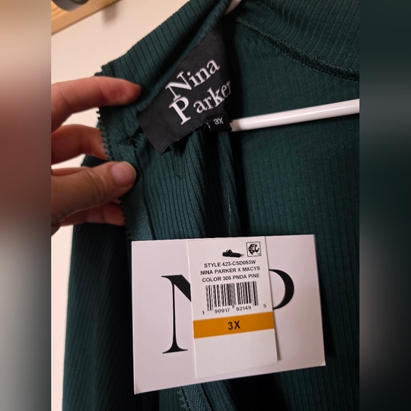 Nina Parker Women's‎ Pine Rib Mock Neck Asymmetrical Button Dress Plus Size 3x - Picture 8 of 9